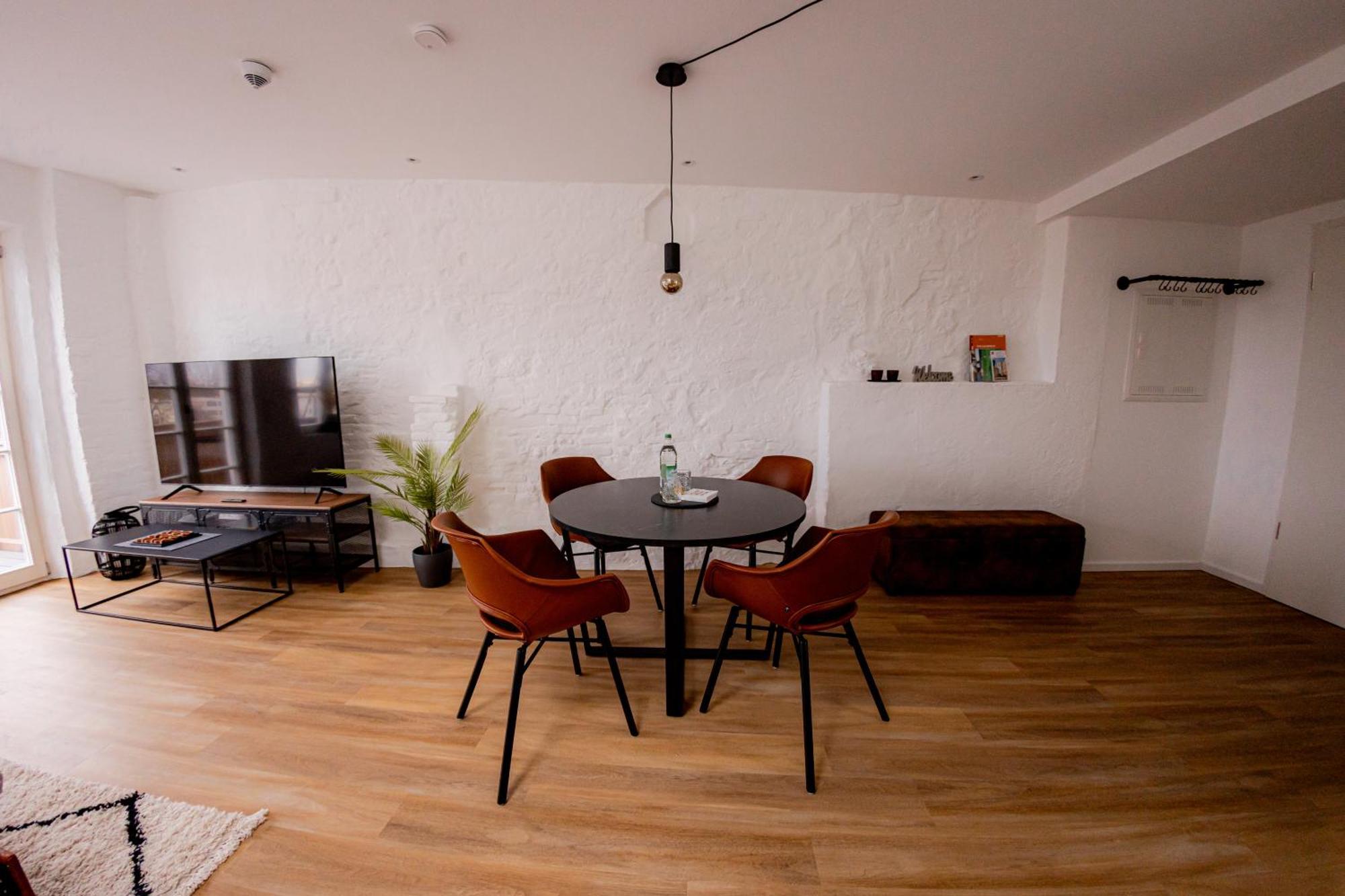 Highlight Am Stadtplatz Muehldorf - C4S Come4Stay - 2 Zimmer Wohnung I Bis Zu 5 Gaeste Exterior foto
