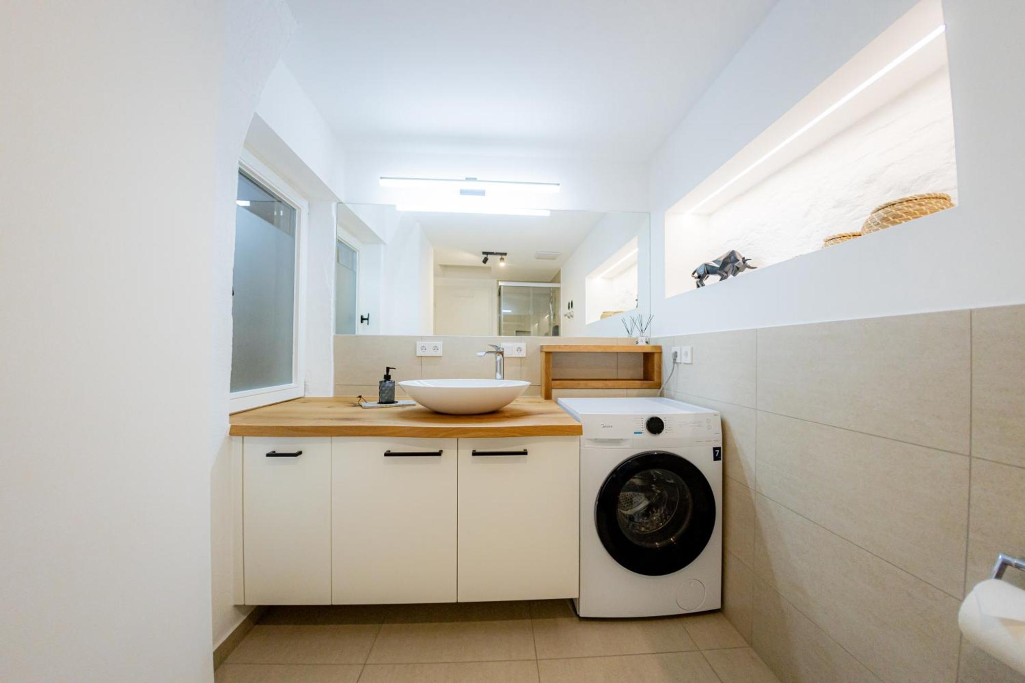 Highlight Am Stadtplatz Muehldorf - C4S Come4Stay - 2 Zimmer Wohnung I Bis Zu 5 Gaeste Zimmer foto