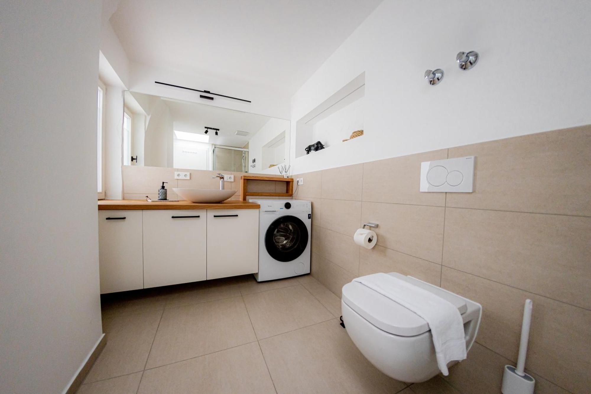 Highlight Am Stadtplatz Muehldorf - C4S Come4Stay - 2 Zimmer Wohnung I Bis Zu 5 Gaeste Zimmer foto